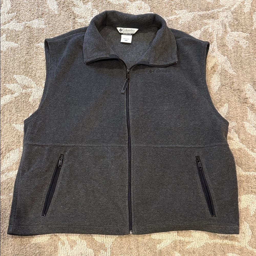 Columbia Men's Charcoal Fleece Vest